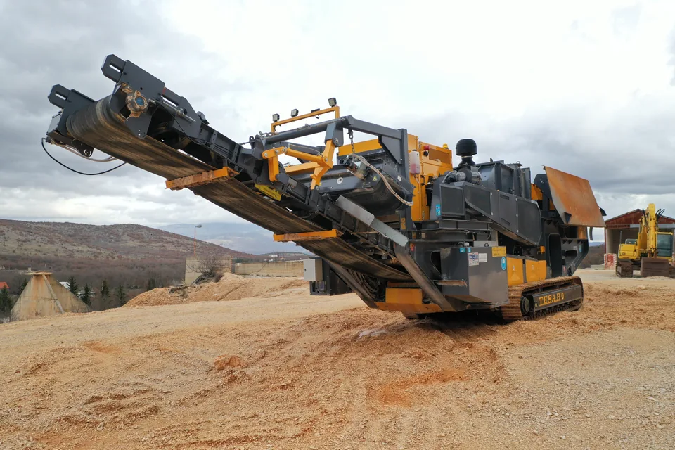 Mobilna drobilica za mineralne materijale